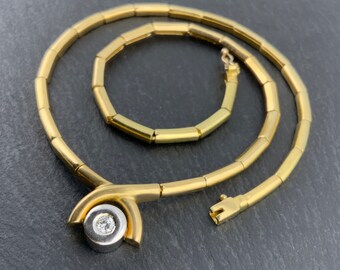 Colar vintage com pingente de diamante em ouro 18 quilates