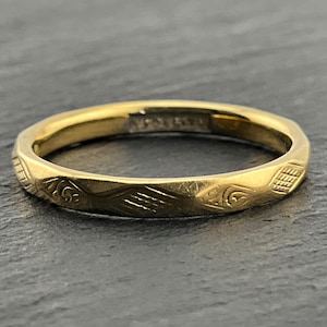 Vintage 18ct Gold Engraved Patterned Band Stacker Ring, UK Size M1/2, US Size 61/4, EU Size 52