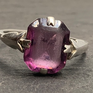 Vintage lila kubisk zirkonia sterlingsilverring i statement-stil, storlek UK N, storlek US 6 1/2, storlek EU 52 3/4