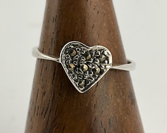 Vintage Marcasite Sterling Silver Dainty Heart Ring, UK Size K1/2, US Size 5 1/4, EU Size 50 1/4