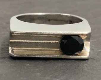 Vintage Sapphire Sterling Silver Minimalist Statement Ring, UK Size K, US Size 5 1/2, EU Size 50 1/4