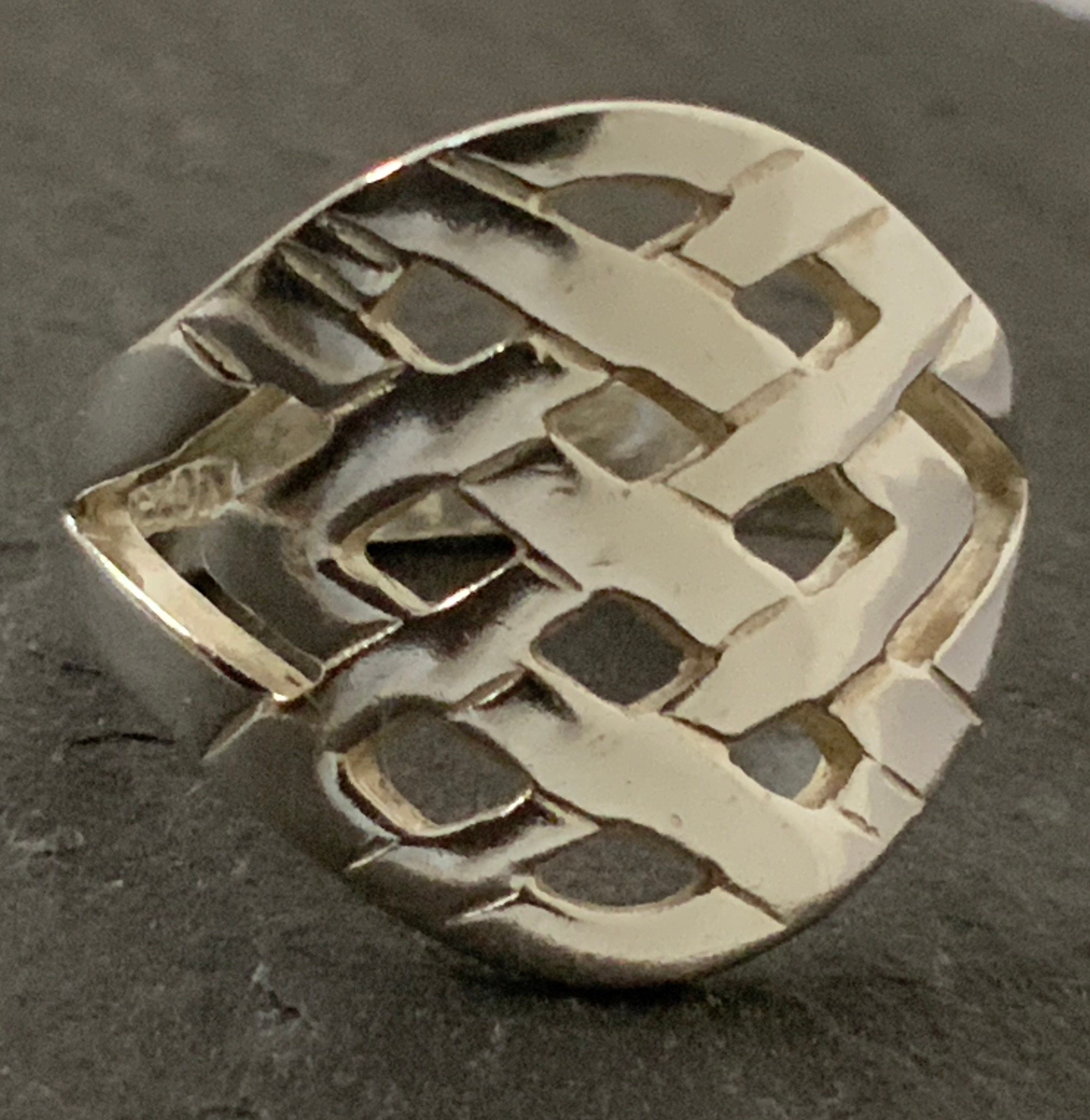 英国　イギリス　ヴィンテージ　ツイストリング 希少 英国 ロンドン ヴィンテージ ツイスト バンドリング 9k 9ct 希少