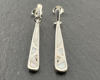 Kit Heath - Orecchini a perno intrecciati con spago intrecciato Un delicato design a torsione, perfetti per aggiungere consistenza al tuo look o regalare una lavorazione artigianale senza tempo