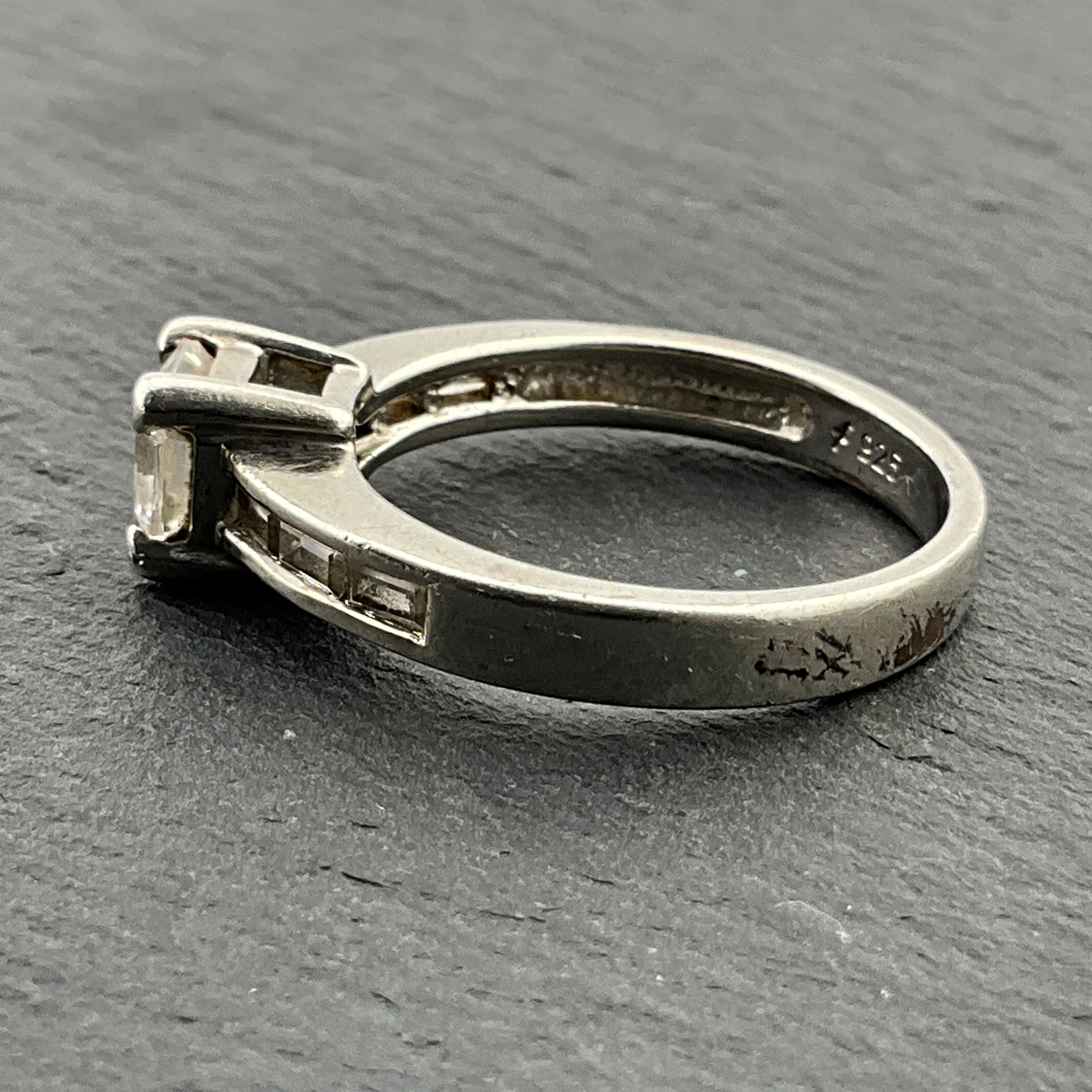 ◆VINTAGE HOLLYWOOD◆ 925 Silver Double Line Ring VH2478RI0 925 Sterling Silver Wide Band Criss Cross Diamond Station