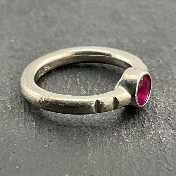 Vintage Ruby Sterling Silver Solitaire Ring, UK S… - image 3