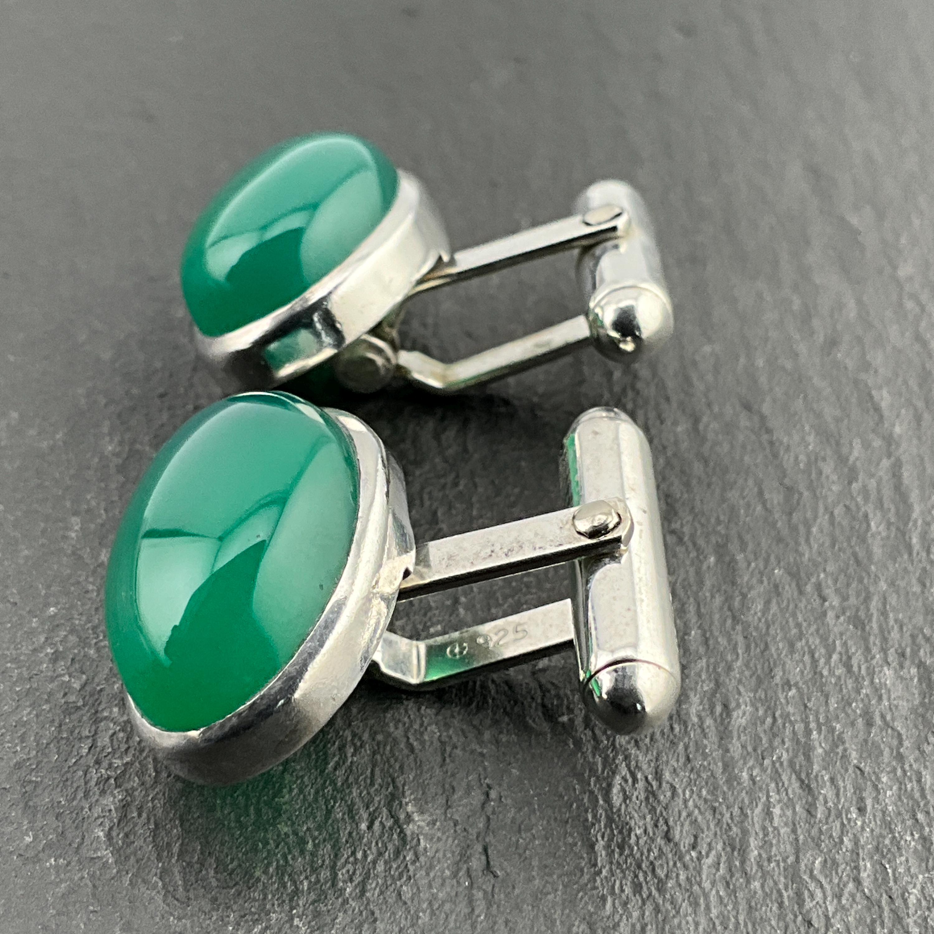 ヴィンテージ ソリッド スターリングシルバー グリーンオニキス カフス