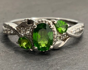 Vintage Emerald & White Sapphire Sterling Silver Dainty Solitaire Ring, UK Size T, US Size 9 3/4, EU Size 61 1/4