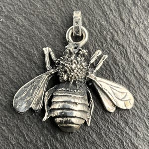 Vintage Bee Sterling Silver Pendant Necklace