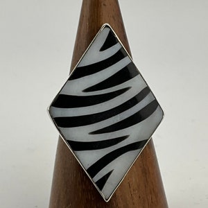 Vintage Enamel Zebra Stripes Sterling Silver Statement Ring, UK Size P, US Size 7 1/2, EU Size 55 1/4