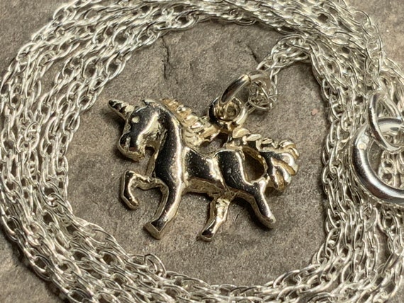 Vintage Sterling Silver Petite Unicorn Pendant Ne… - image 5