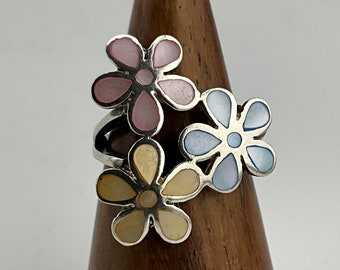 Vintage Mother Of Pearl Sterling Silver Flower Statement Ring, UK Size P1/2, US Size 7 3/4, EU Size 56