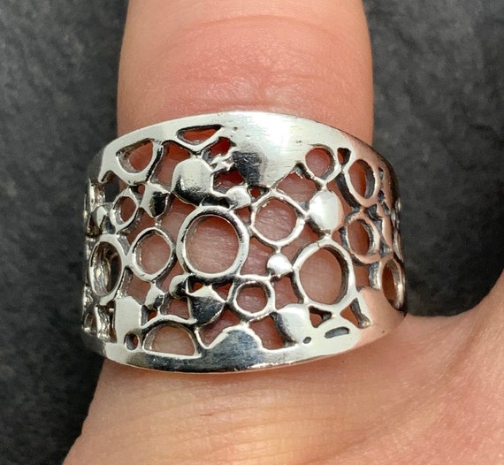 Vintage Sterling Silver Cut Out Circles Band Ring… - image 5