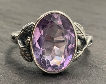 Vintage Amethyst Sterling Silver Fancy Leaf Oval Solitaire Ring, UK Size N, US Size 7, EU Size 54