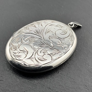 Vintage Sterling Silver Engraved Floral Oval Locket Pendant