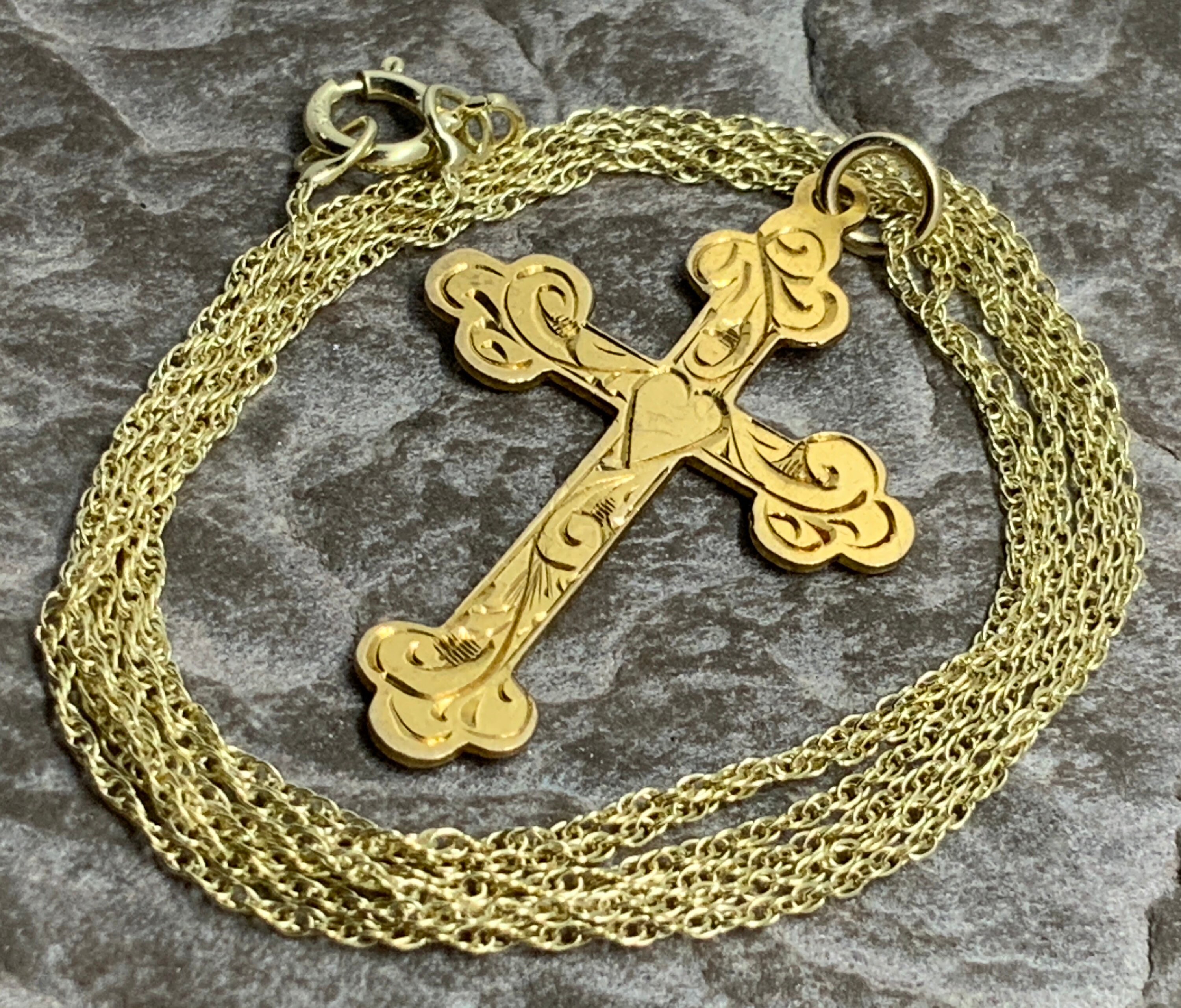 Vintage 9ct Gold Cross Pendant Necklace 