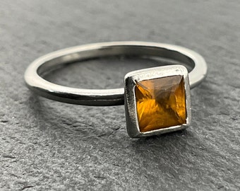 Vintage Citrine Sterling Silver Ring, UK Size N, US Size 6 1/2, EU Size 52 3/4