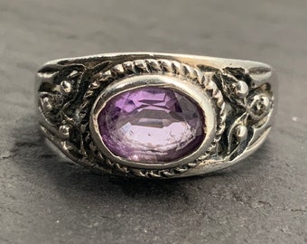 Vintage Amethyst Sterling Silver Fancy Leaf Solitaire Ring, UK Size L1/2, US Size 5 3/4, EU Size 51