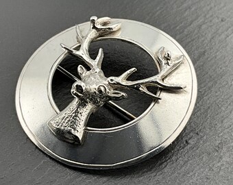 Spilla Smaltata White Stag Of Arran, Distintivo Nazionale UK, Qualit&agrave;, Nuovo