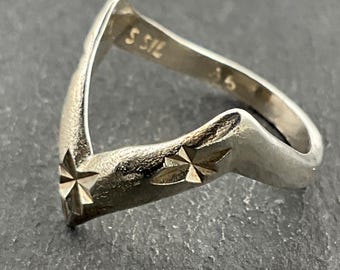 Vintage Sterling Silver Fancy Textured Wishbone Band Ring, UK Size K, US Size 5 1/4, EU Size 49 1/2