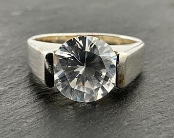 Bague Solitaire Argent 925 Avec Zircon Cubique Rouge - Marque Silverly - Neuf Avec étiquettes