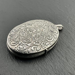 Vintage Sterling Silver Engraved Floral Oval Locket Pendant
