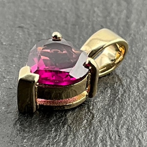 Vintage 9ct Yellow Gold Amethyst Pendant