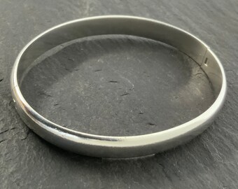 Vintage Solid Sterling Silver Hinged Bangle