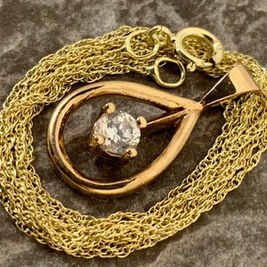 Vintage 9ct Gold Cubic Zirconia Pendant Necklace