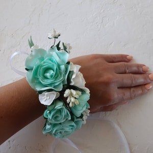 Mint white flower corsage and boutonniere set,  fake flower wedding boutonniere for groomsmen, wrist corsage band