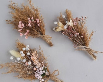 Blush dried flower boutonniere, Wedding boutonniere for men, Dried button hole