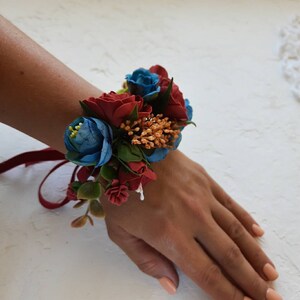 Wedding corsage burgundy navy cinnamon corsage and boutonniere set, wedding boutonniere, groomsmen bouts, wrist corsage band image 3