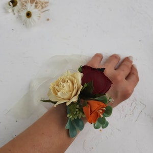 Gebrannte Orange Burgunder Elfenbein Corsage und Boutonniere Set Herbst Hochzeit Handgelenk Corsage Band Boutonniere für Männer