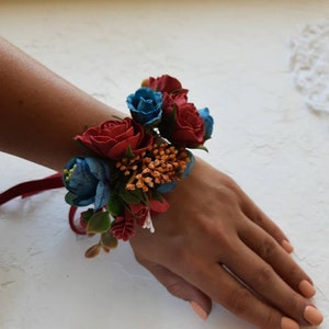 Wedding corsage burgundy navy cinnamon corsage and boutonniere set, wedding boutonniere, groomsmen bouts, wrist corsage band image 2