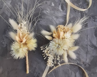Trockenblumen Boutonniere & Handgelenk-Corsage im Set: Champagner Boho-Hochzeit