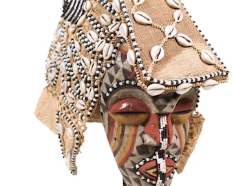 Mask - Beads, Cauris, Plant fibre, Wood - Ngaady A Waash Bushoong - Kuba - Congo