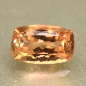 Topazio imperiale naturale Sherry prezioso da 4,05 ct, impeccabile dal Brasile con eccellente taglio a cuscino, pietra preziosa sciolta con certificato