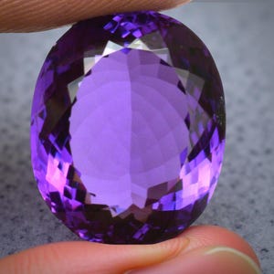 Pierre précieuse ovale améthyste violette africaine naturelle de 18,45 ct