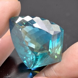 Paraiba Blau Grüner Turmalin: 80.40 Ct Edelstein im Schildschliff