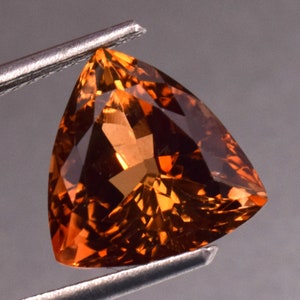 Topazio dorato imperiale naturale di prima qualità, 6,50 ct, taglio trilione impeccabile, pietra preziosa sfusa con certificato