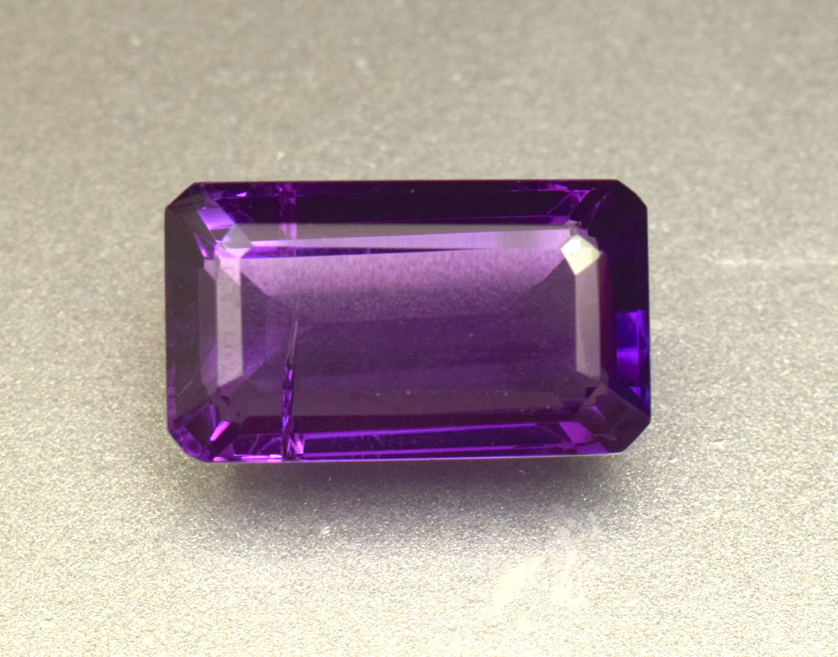 Améthyste Pourpre D'Afrique 1,10 Carat - Pierre Fine Naturelle Non Traitée, 8x6 Mm
