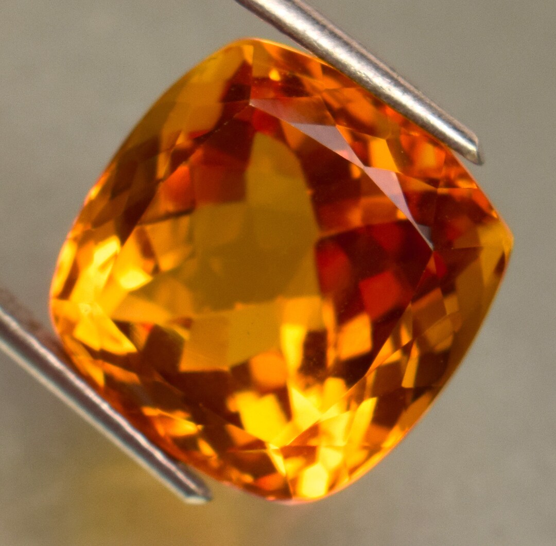 Saphir Rose Naturel Certifié Taille Poire - Rare, 14x11x7 Mm, Origine Inde/Sri Lanka