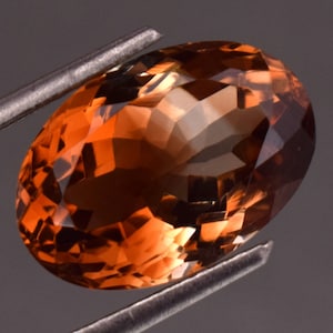 Topazio imperiale naturale di prima qualità, 7,50 ct, taglio ovale impeccabile, sfuso, con certificato