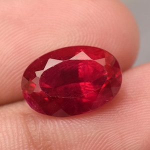 Naturlig certifierad röd rubin oval slipad 7,25 ct lös ädelsten