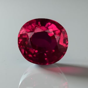 Okrągły rubin, luźny kamień szlachetny, czerwony korund