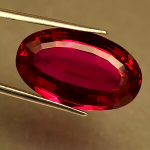 Red Mozambique Ruby Oval Cut 24.55 Ct Loose Gemstone For Pendent Use