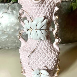 Vintage Vase Made in Japan Rosa mit Weißem Blatt Overlay