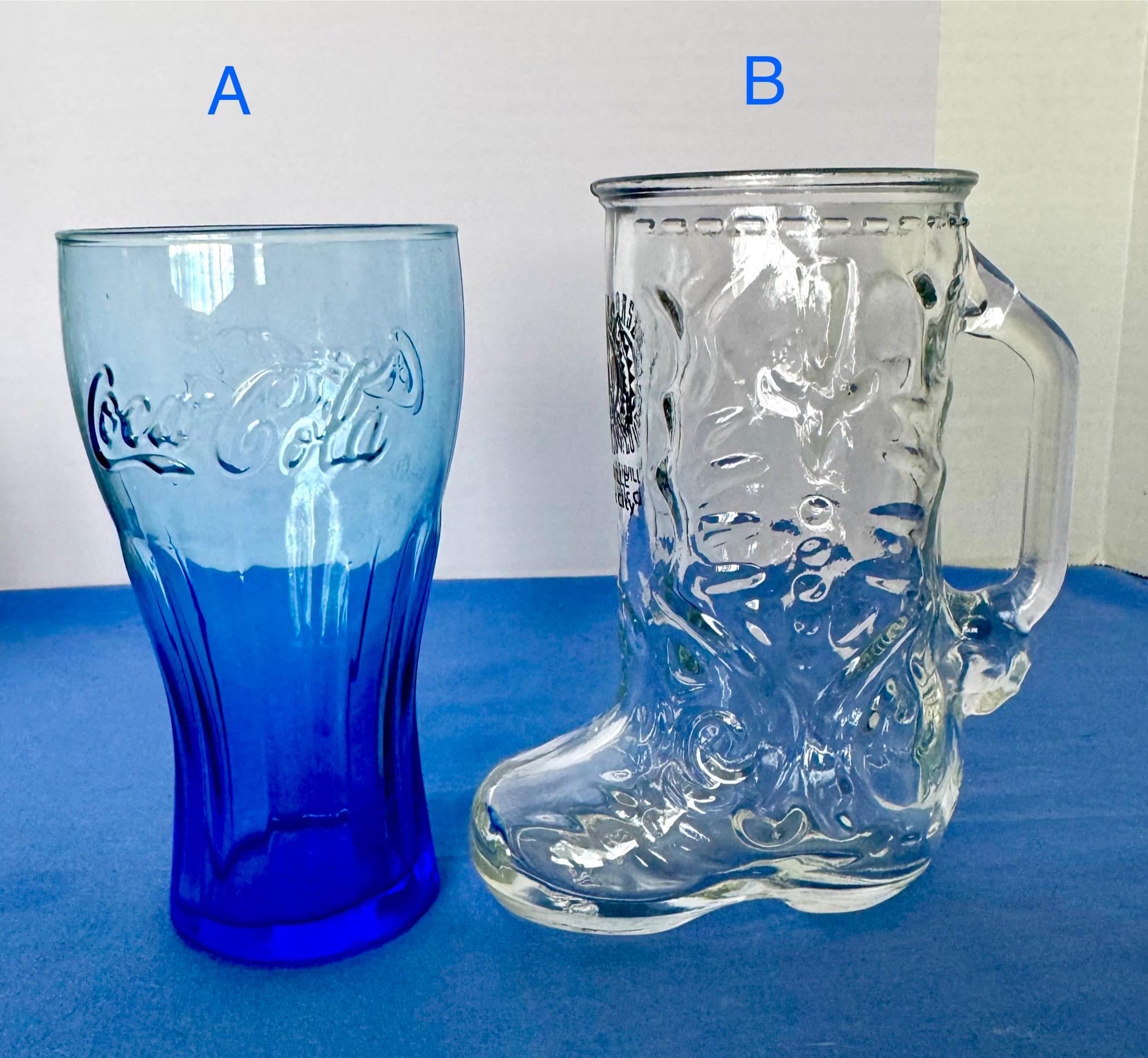 ヴィンテージ コカコーラ グラス (ブルー) とガラス製カウボーイブーツ