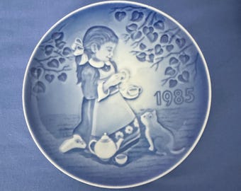 Vintage Bing and Grendahl Old Copenhagen Children's Day Plates