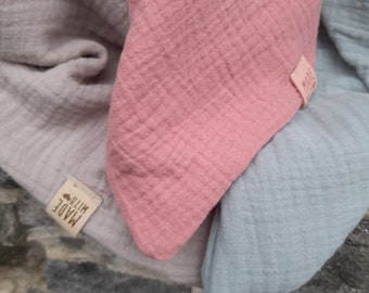 Halstuch ,Musselintuch für Kinder in 4 Farben, gefertigt aus Bio-Baumwollmusselin. Weich,atmungsaktiv ,für Allergiker geeignet.