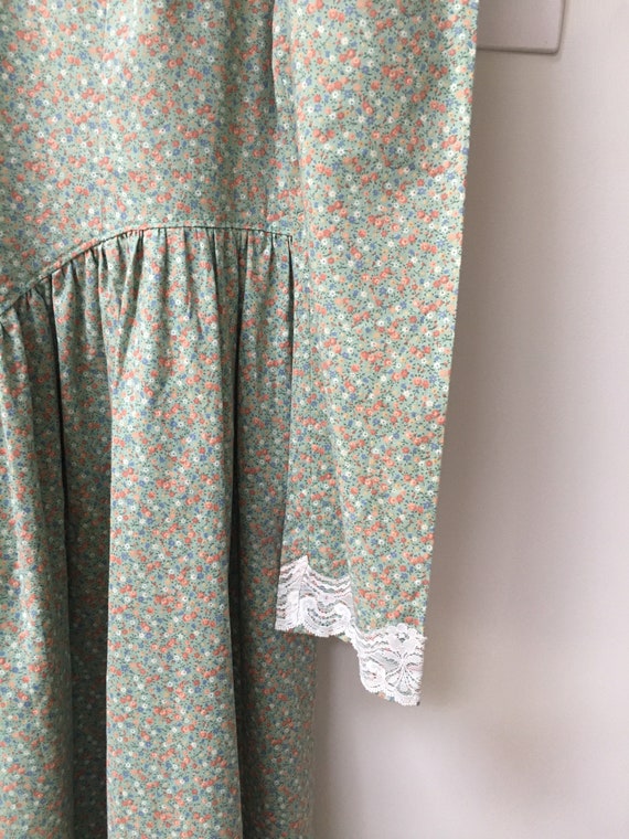 Vintage Edwardian style prairie dress in floral di
